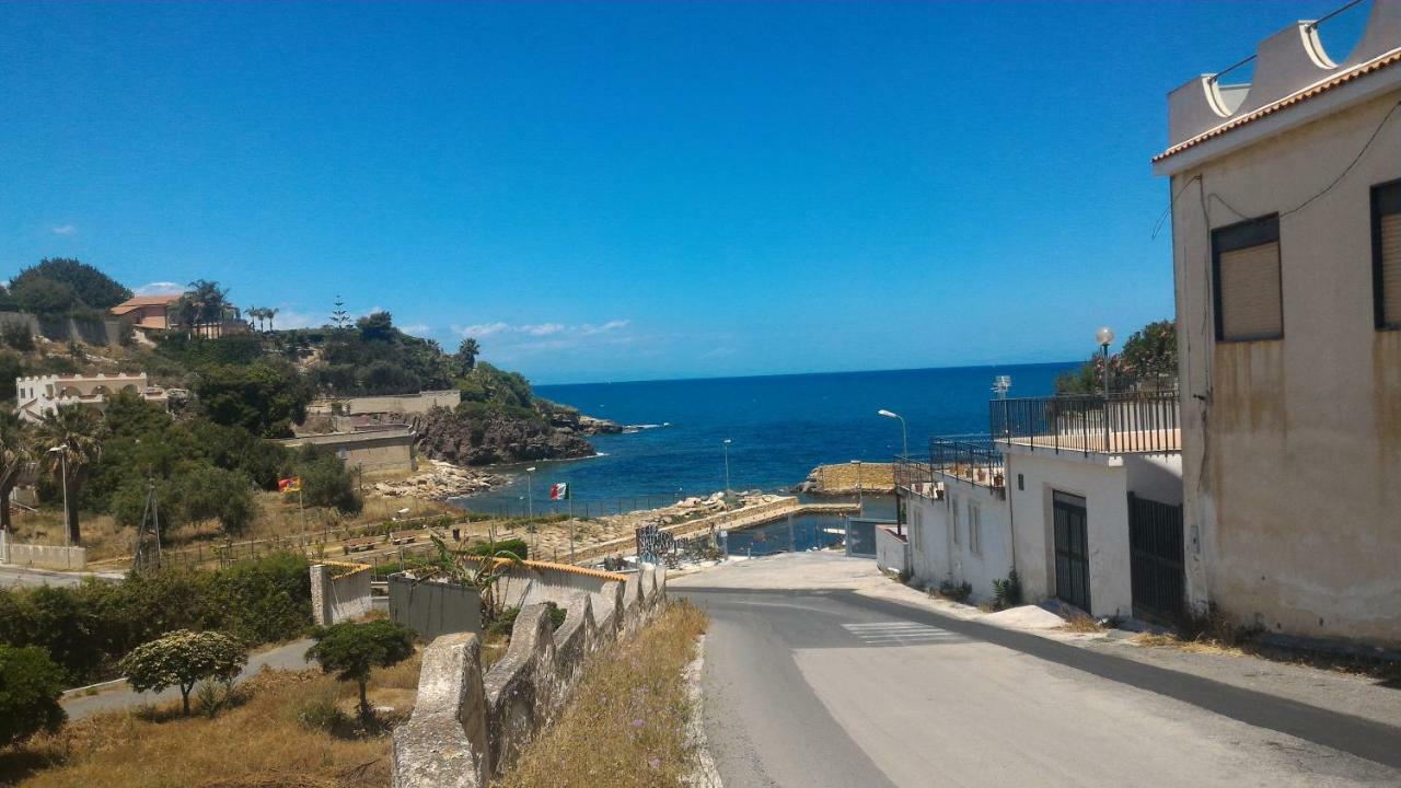 Villetta Sul Mare In Residence บรูโกลี ภายนอก รูปภาพ