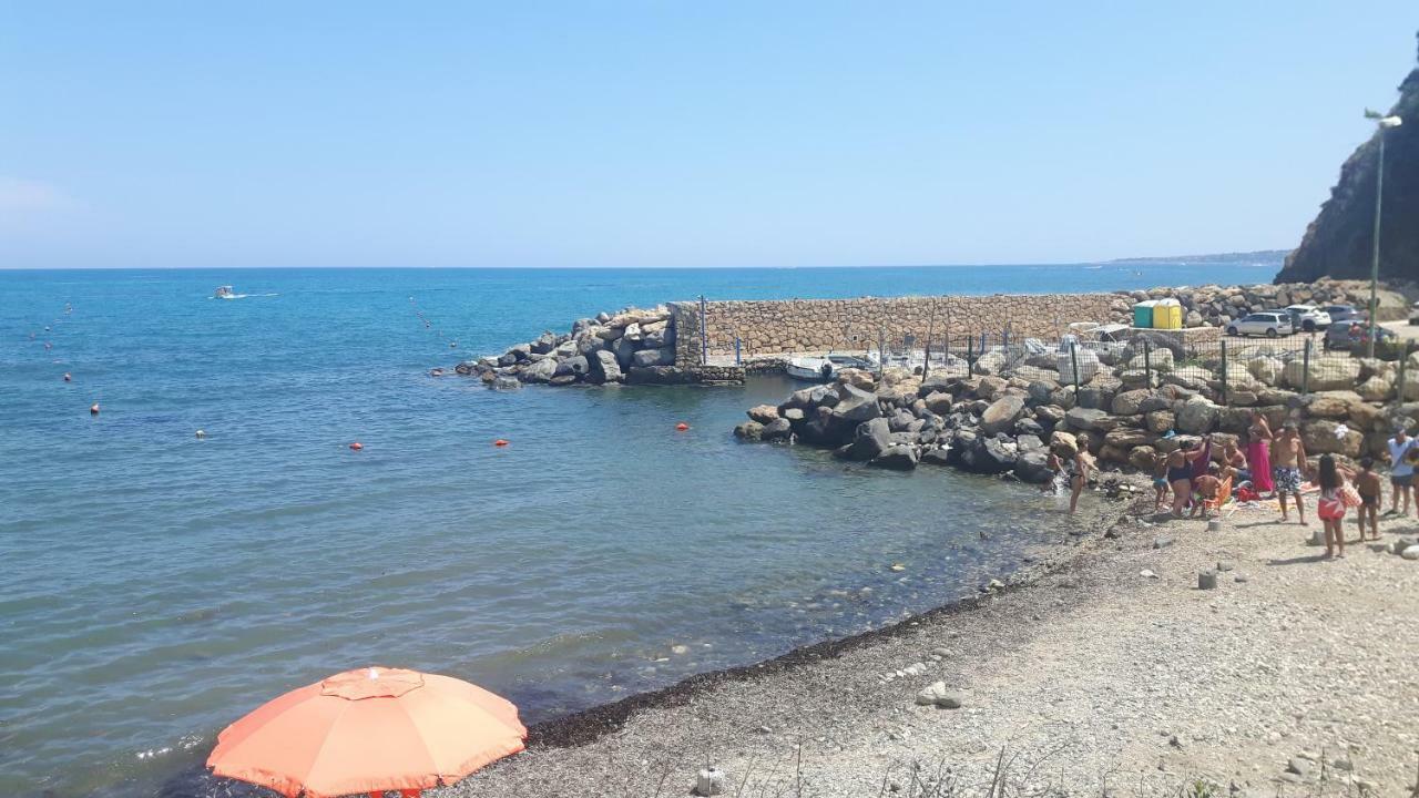 Villetta Sul Mare In Residence บรูโกลี ภายนอก รูปภาพ