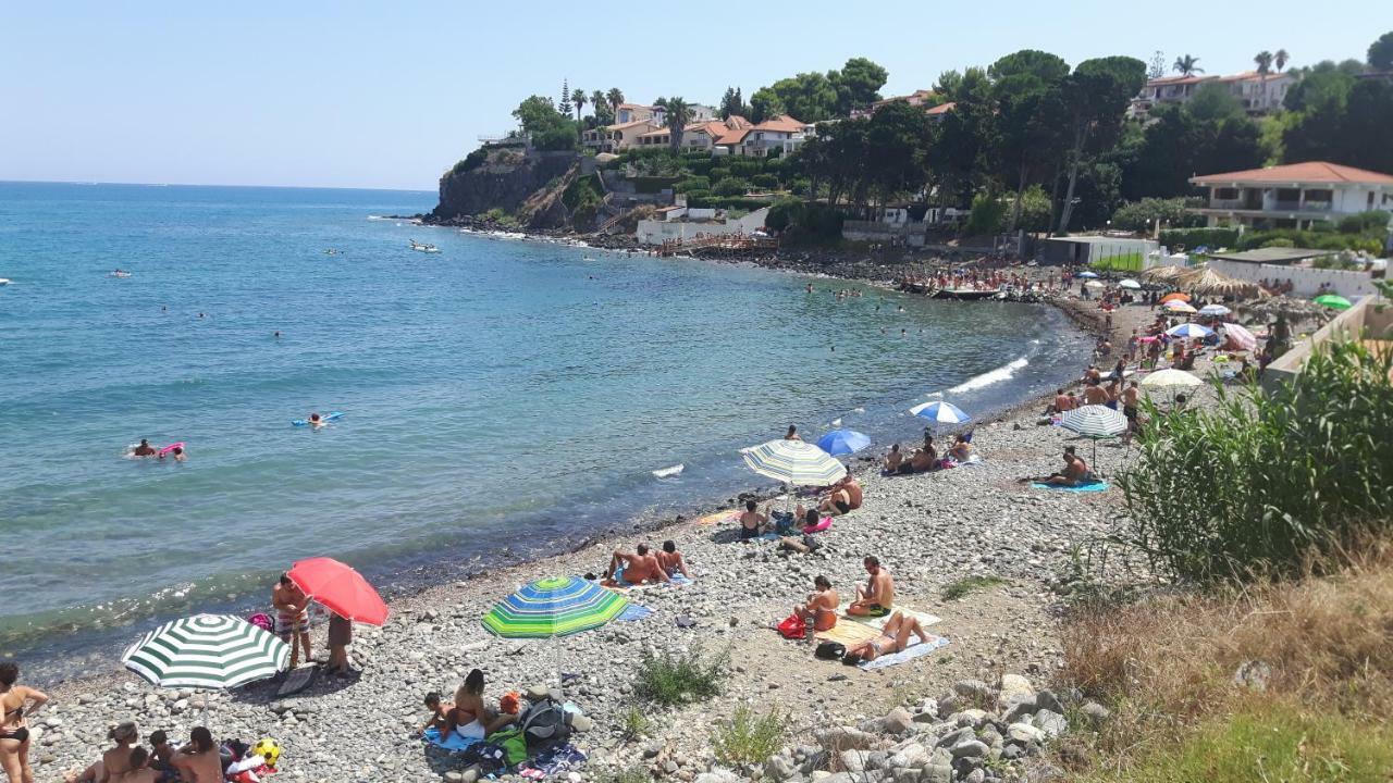Villetta Sul Mare In Residence บรูโกลี ภายนอก รูปภาพ