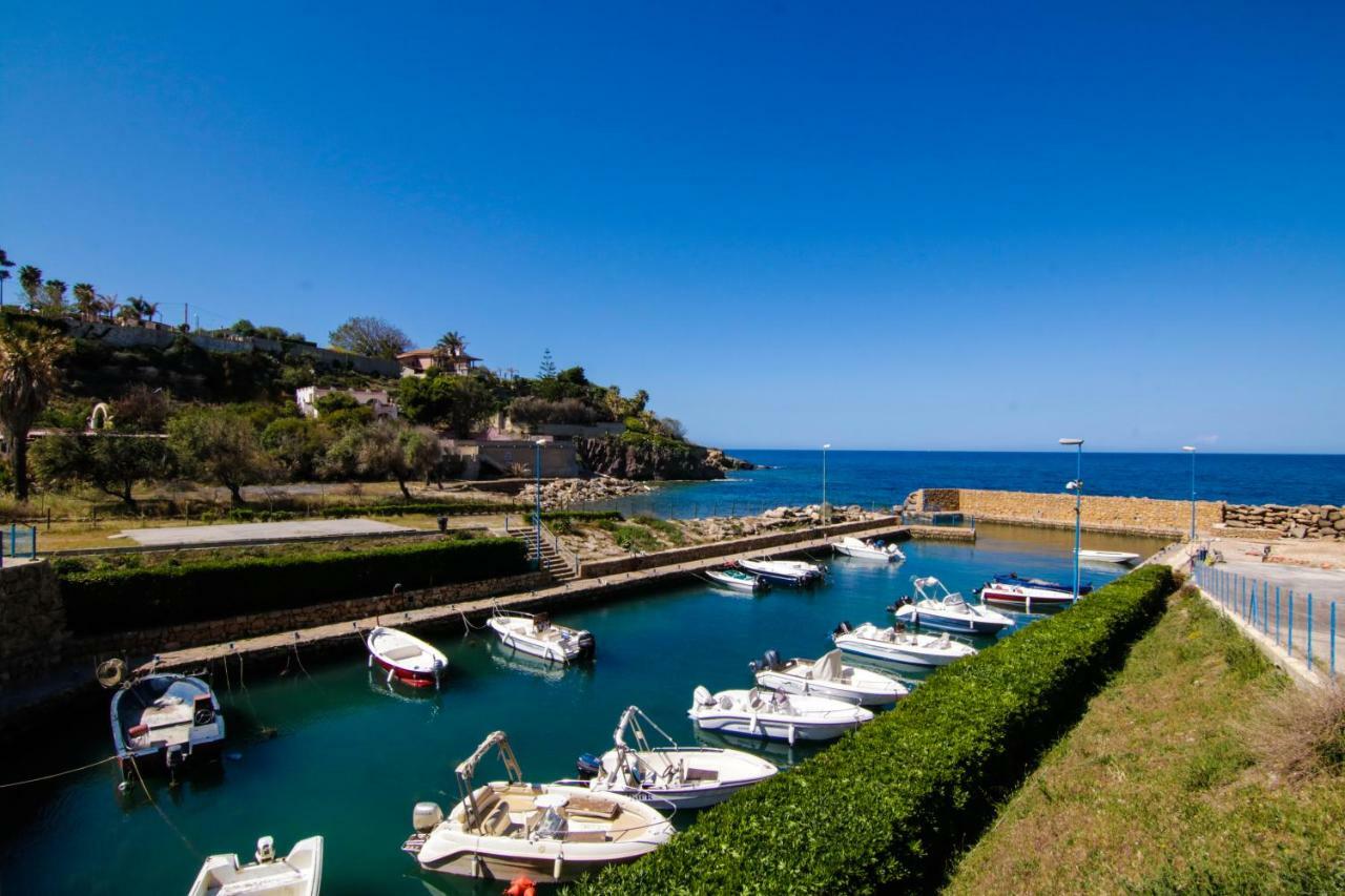 Villetta Sul Mare In Residence บรูโกลี ภายนอก รูปภาพ